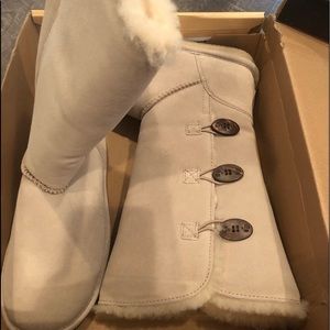 Bear paw boots